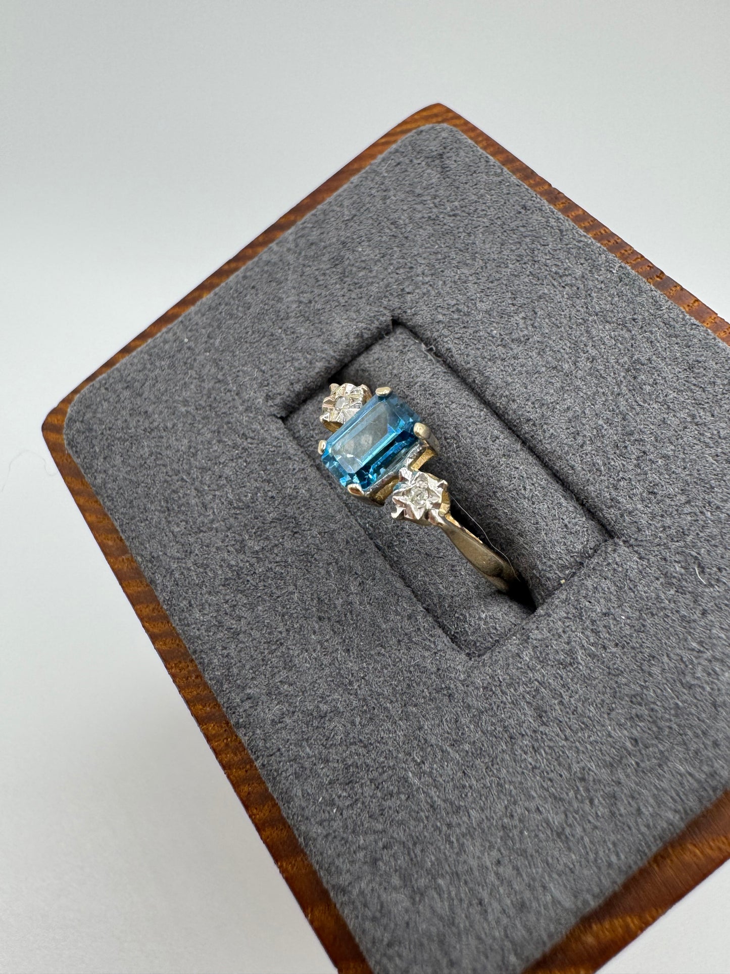 9ct gold topaz and diamond ring