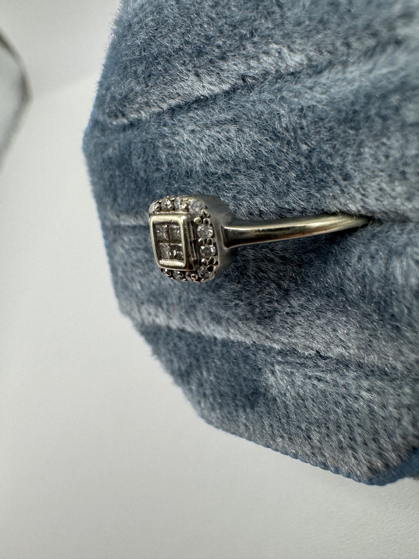 9ct gold diamond cluster ring