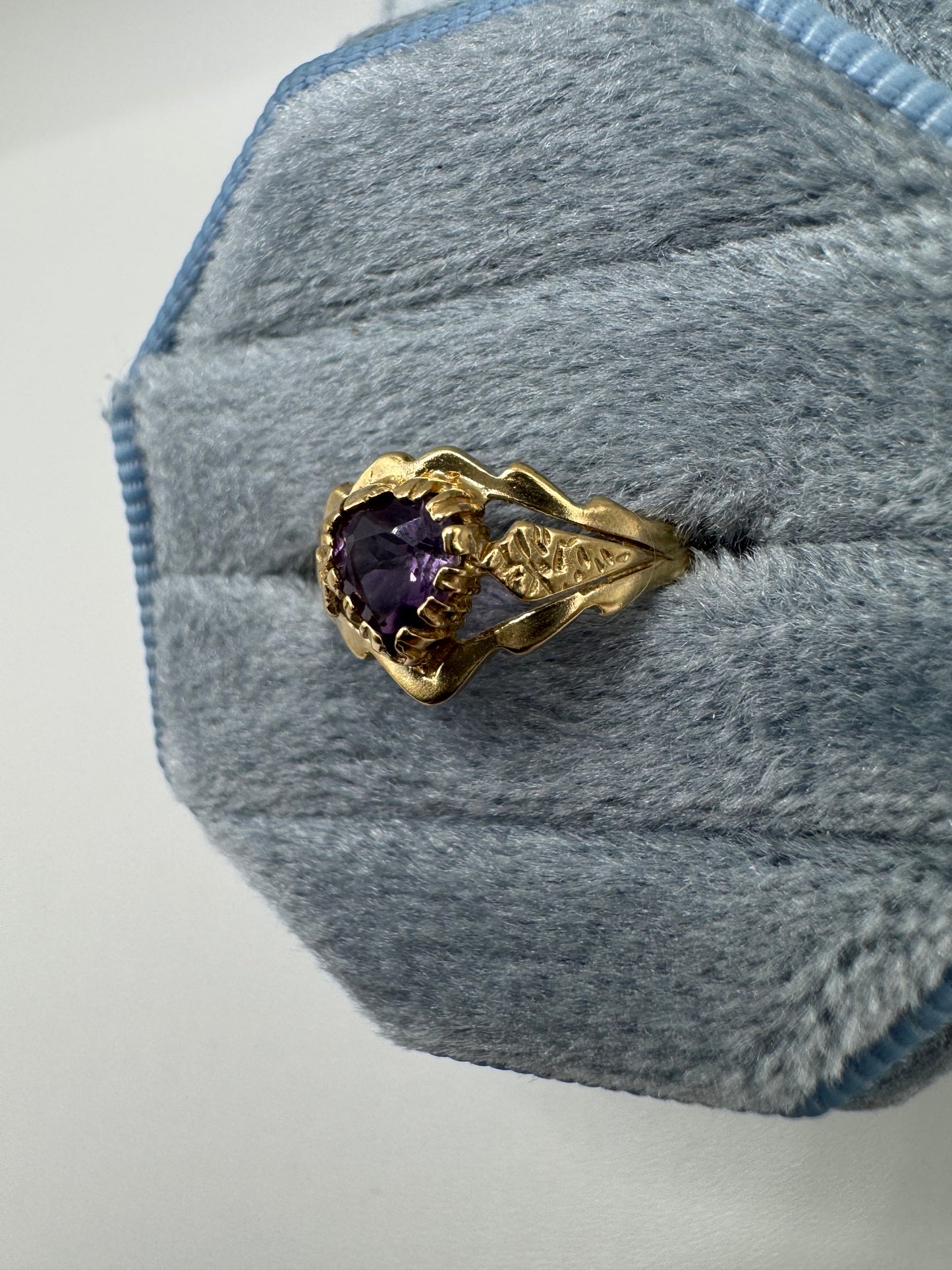 9ct gold amethyst ring