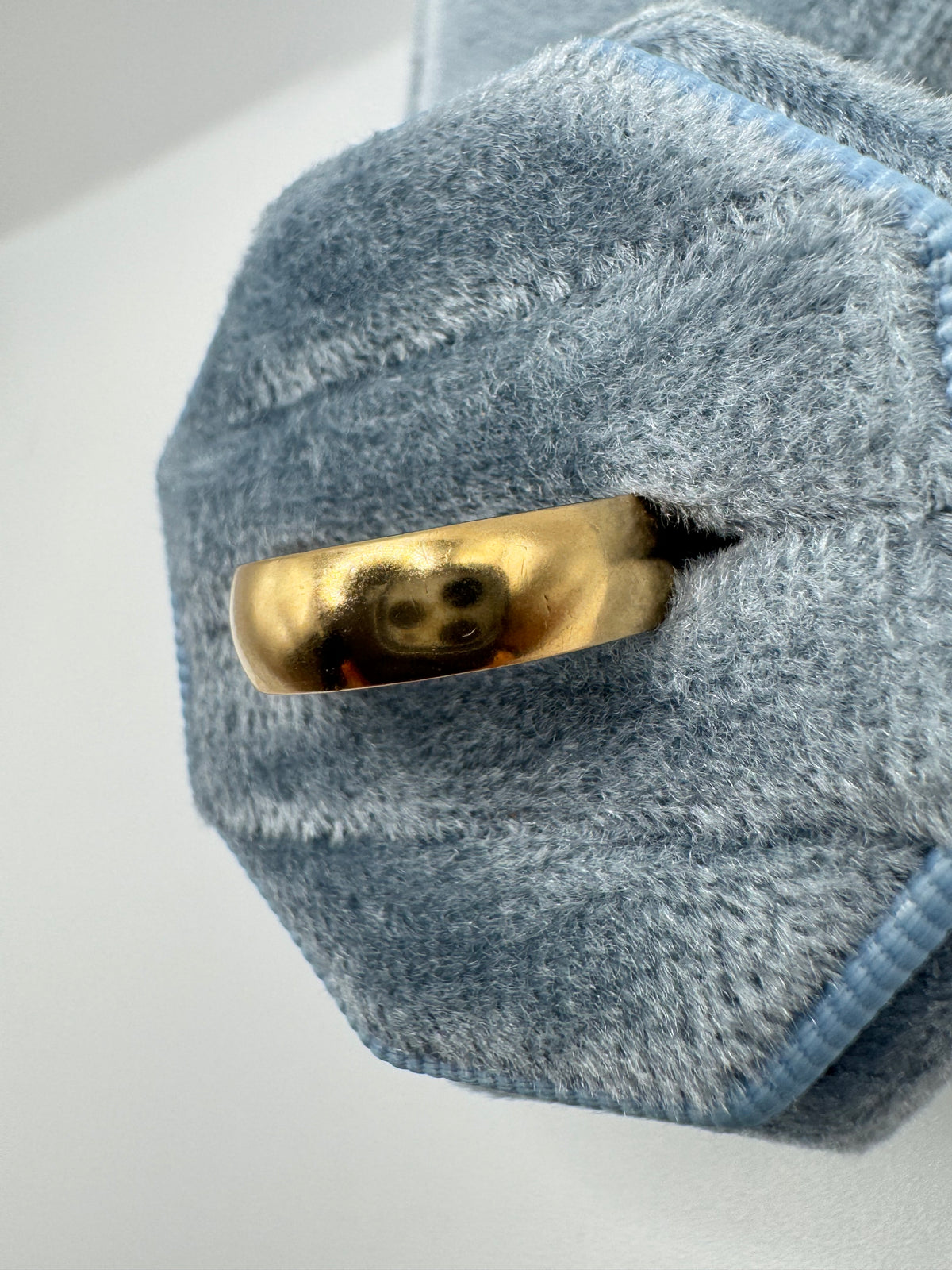 9ct gold band