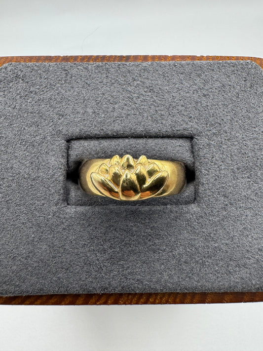 Heavy 9ct gold lotus flower ring