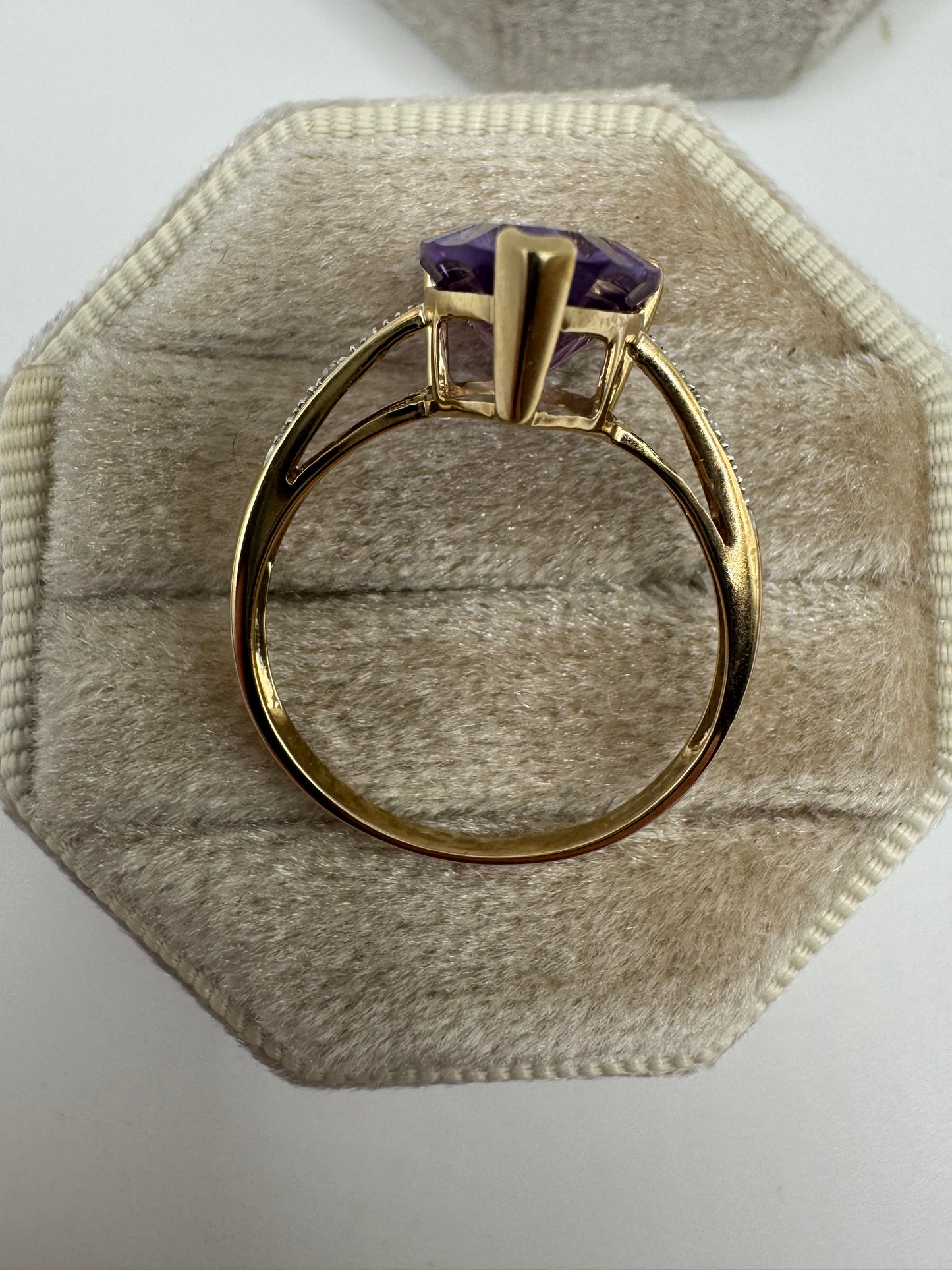 9ct gold amethyst and diamond ring
