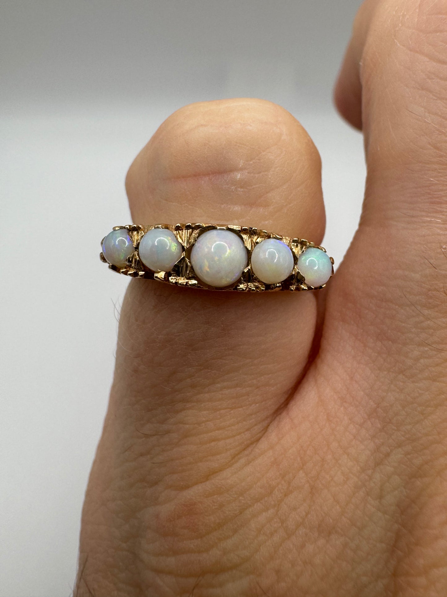 9ct gold opal ring