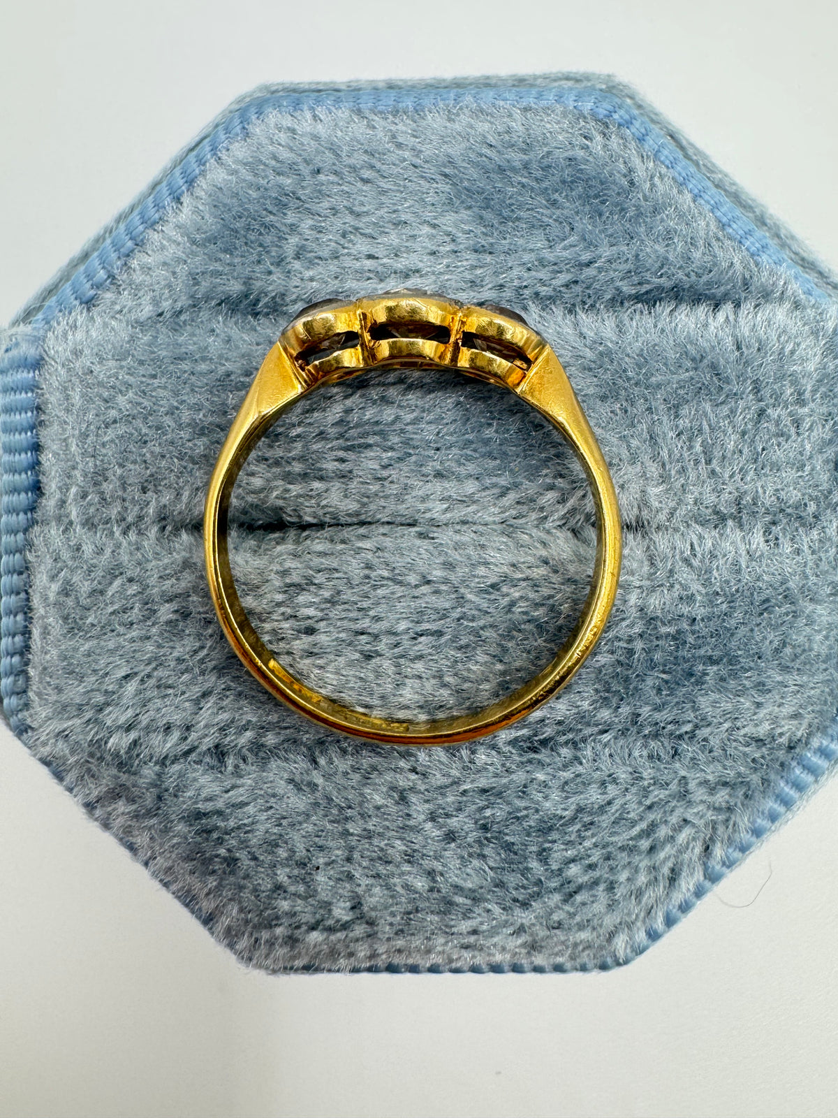 Antique 18ct gold diamond ring