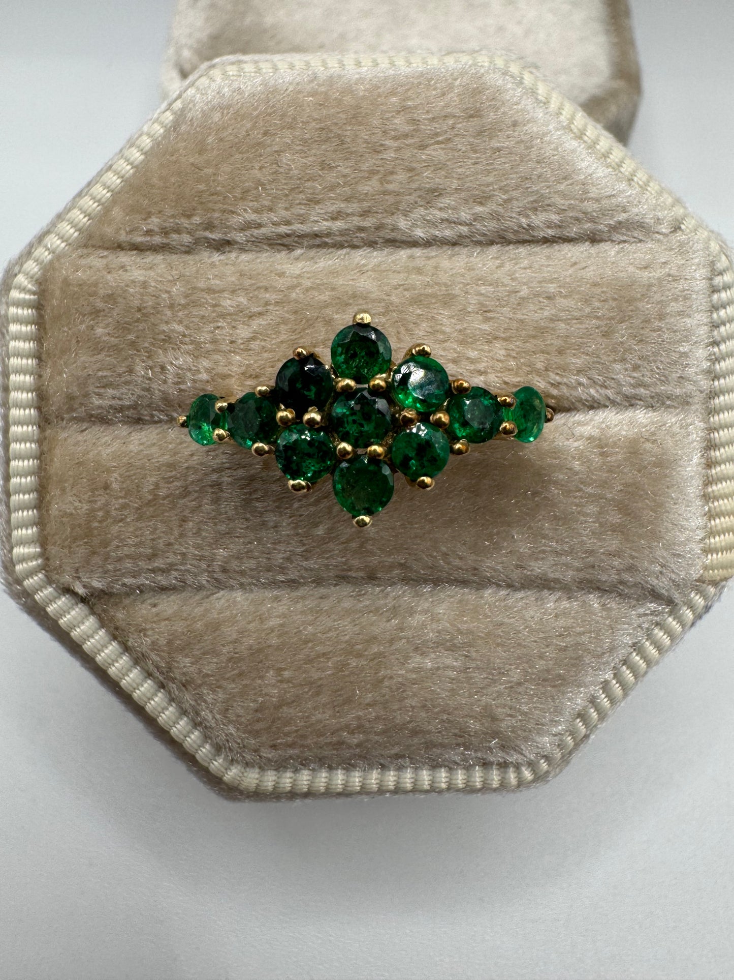 9ct gold emerald cluster ring