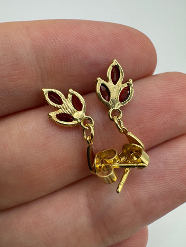 9ct gold garnet earrings