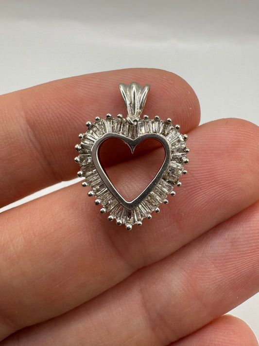 18ct white gold diamond heart pendant