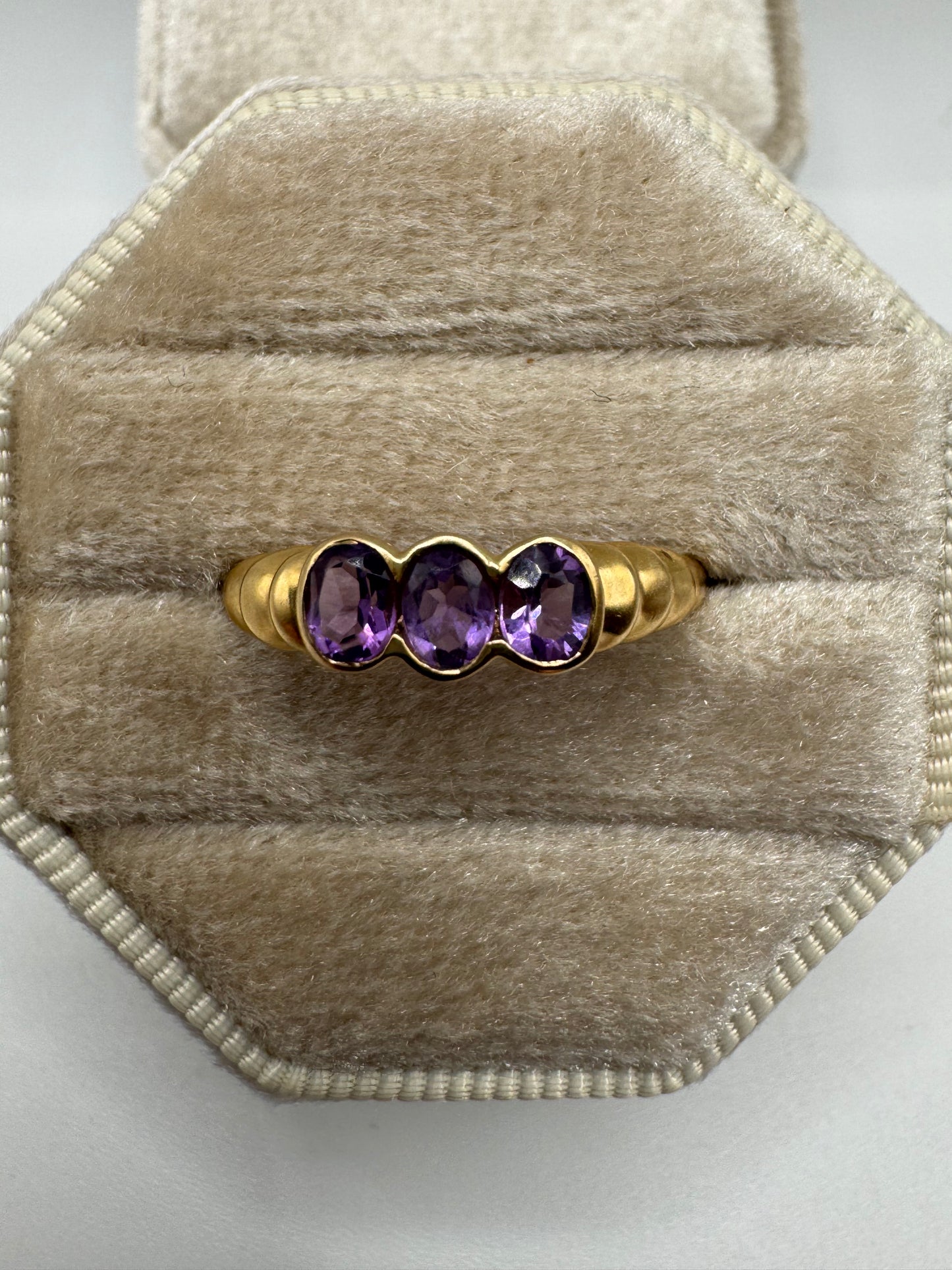 9ct gold amethyst ring