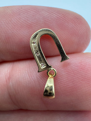 9ct gold diamond initial U pendant
