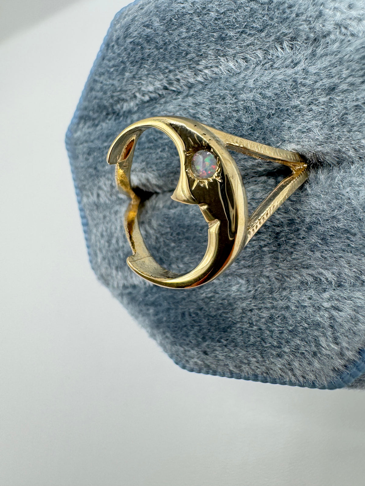 9ct gold opal moon ring