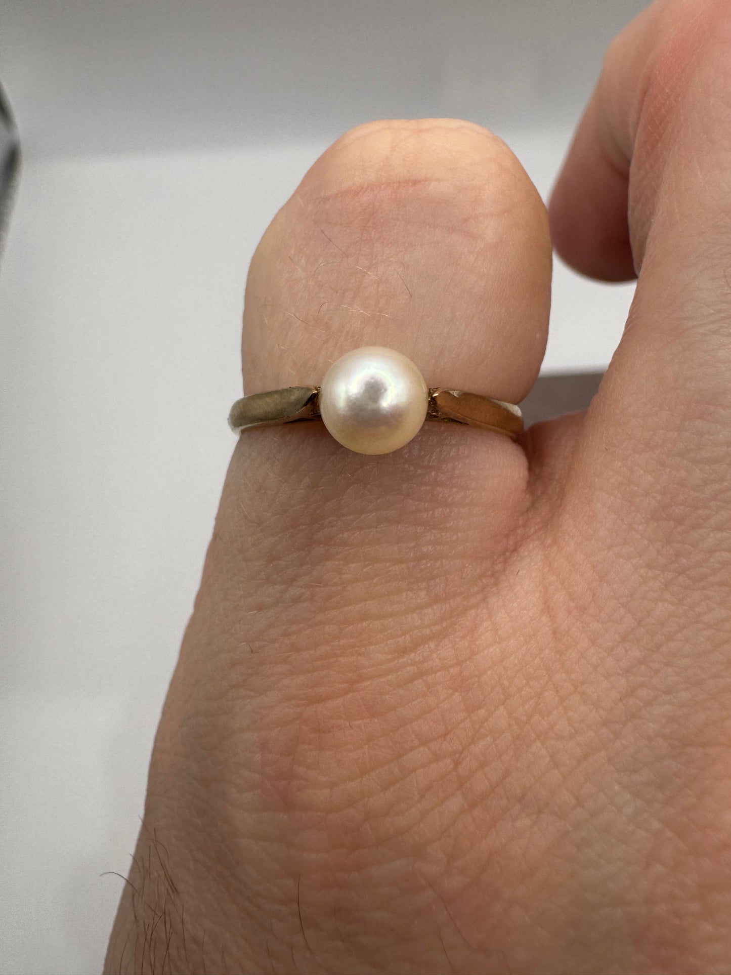 9ct gold pearl ring