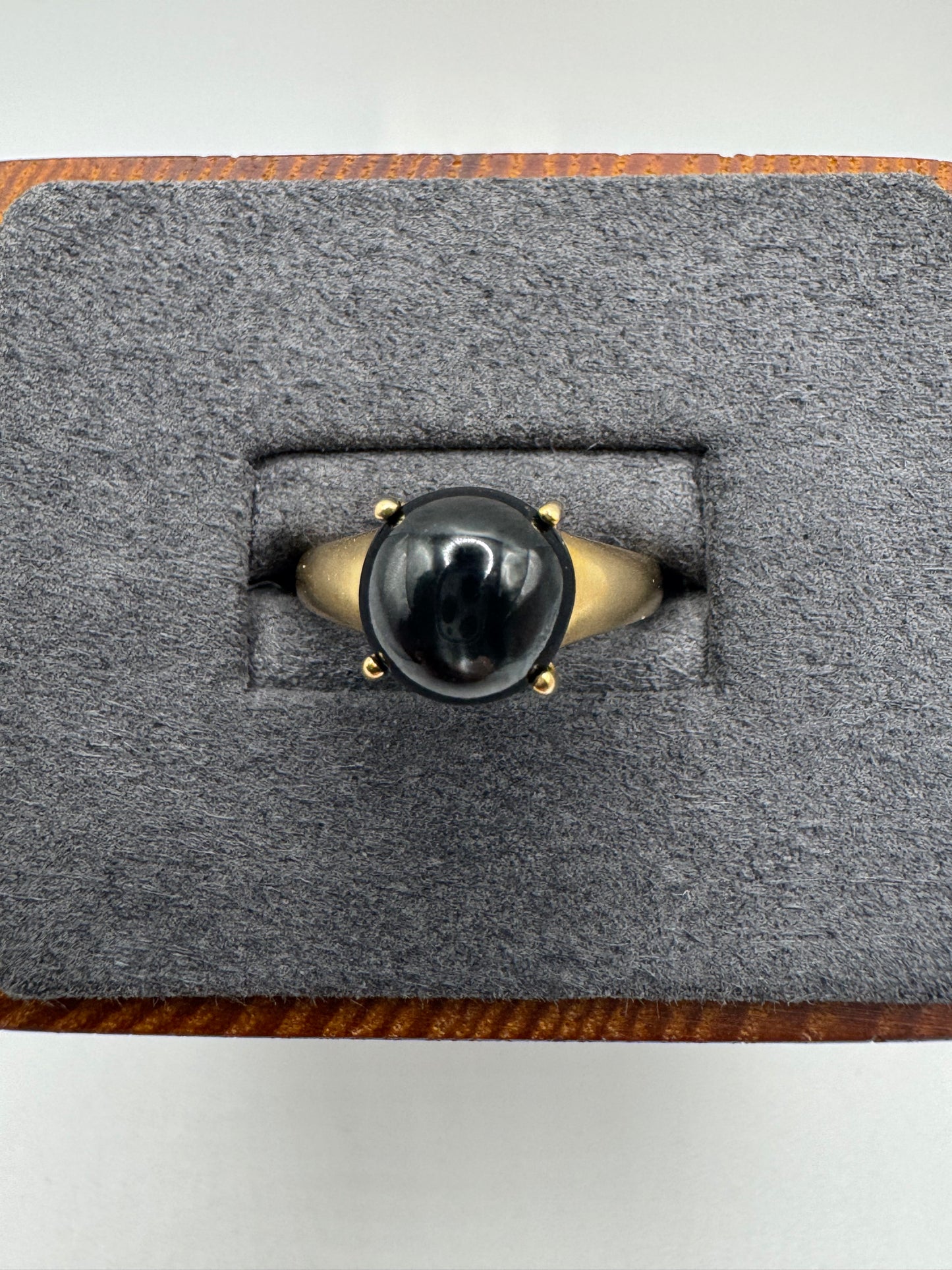9ct gold star sapphire ring
