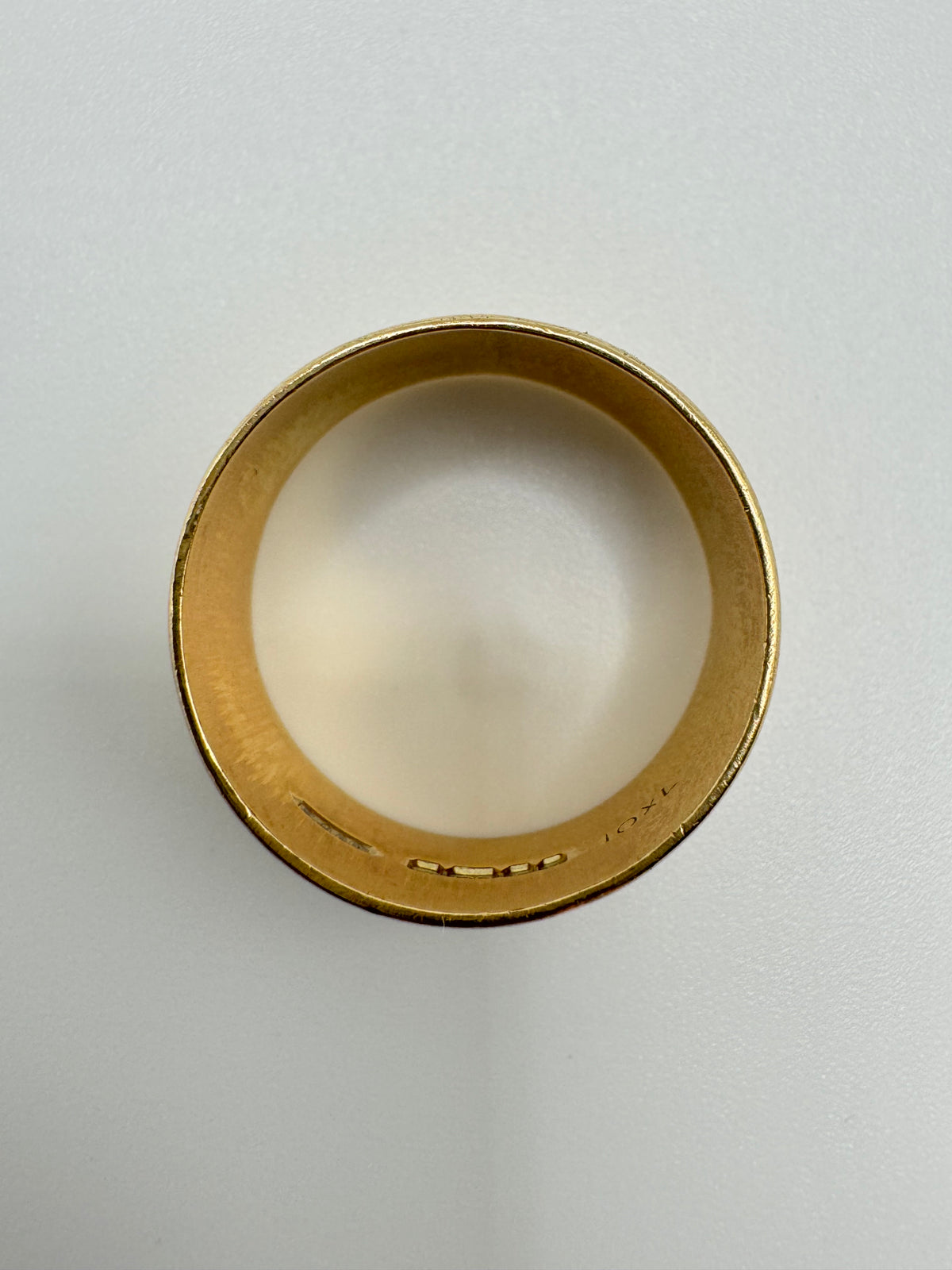 Heavy 9ct gold thick band