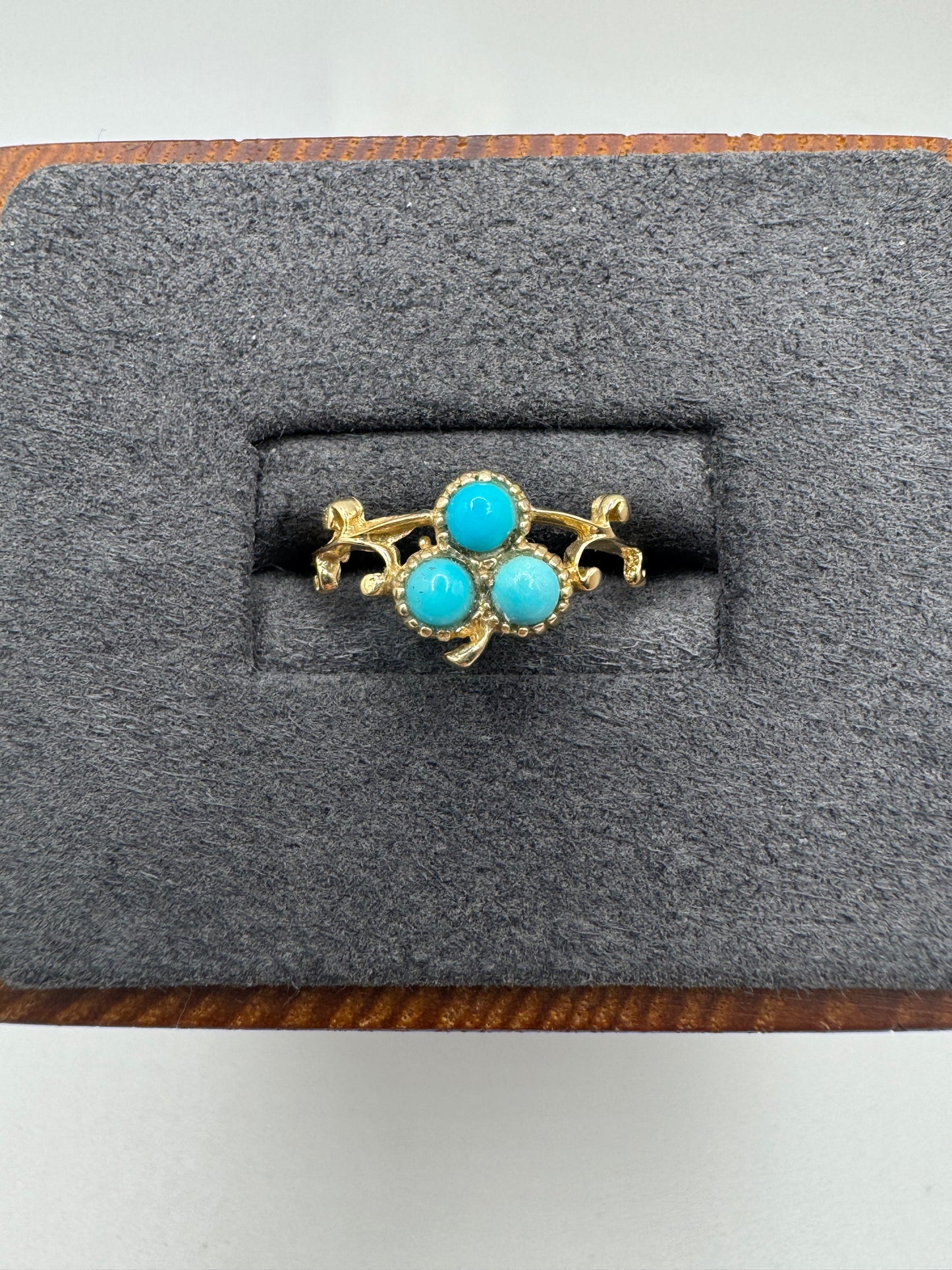 9ct gold turquoise clover ring
