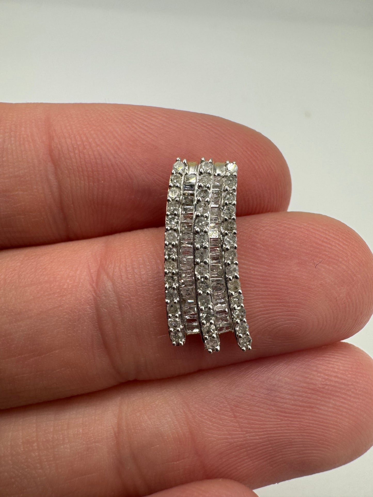 9ct gold diamond cluster pendant