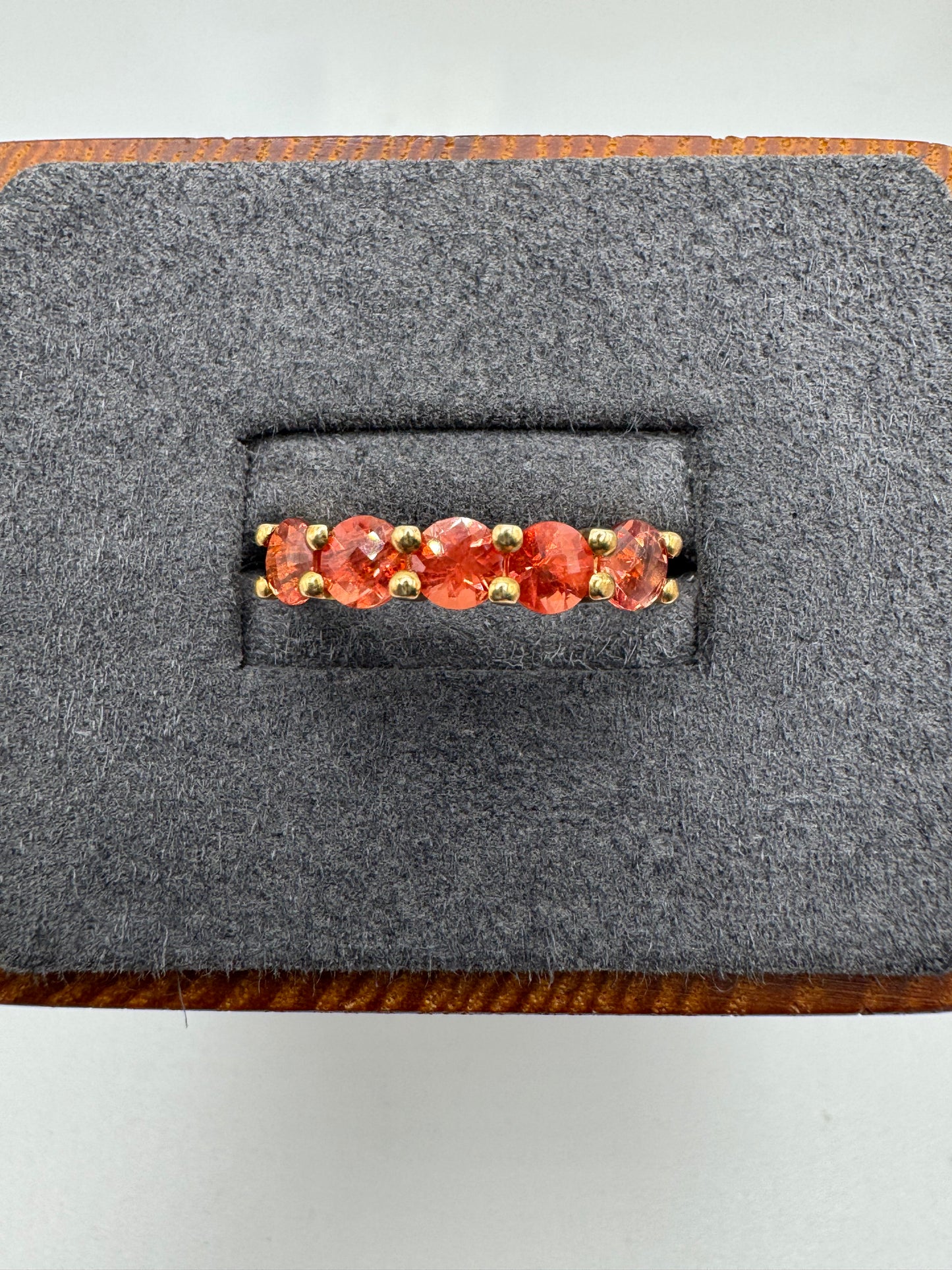 9ct gold quartz ring