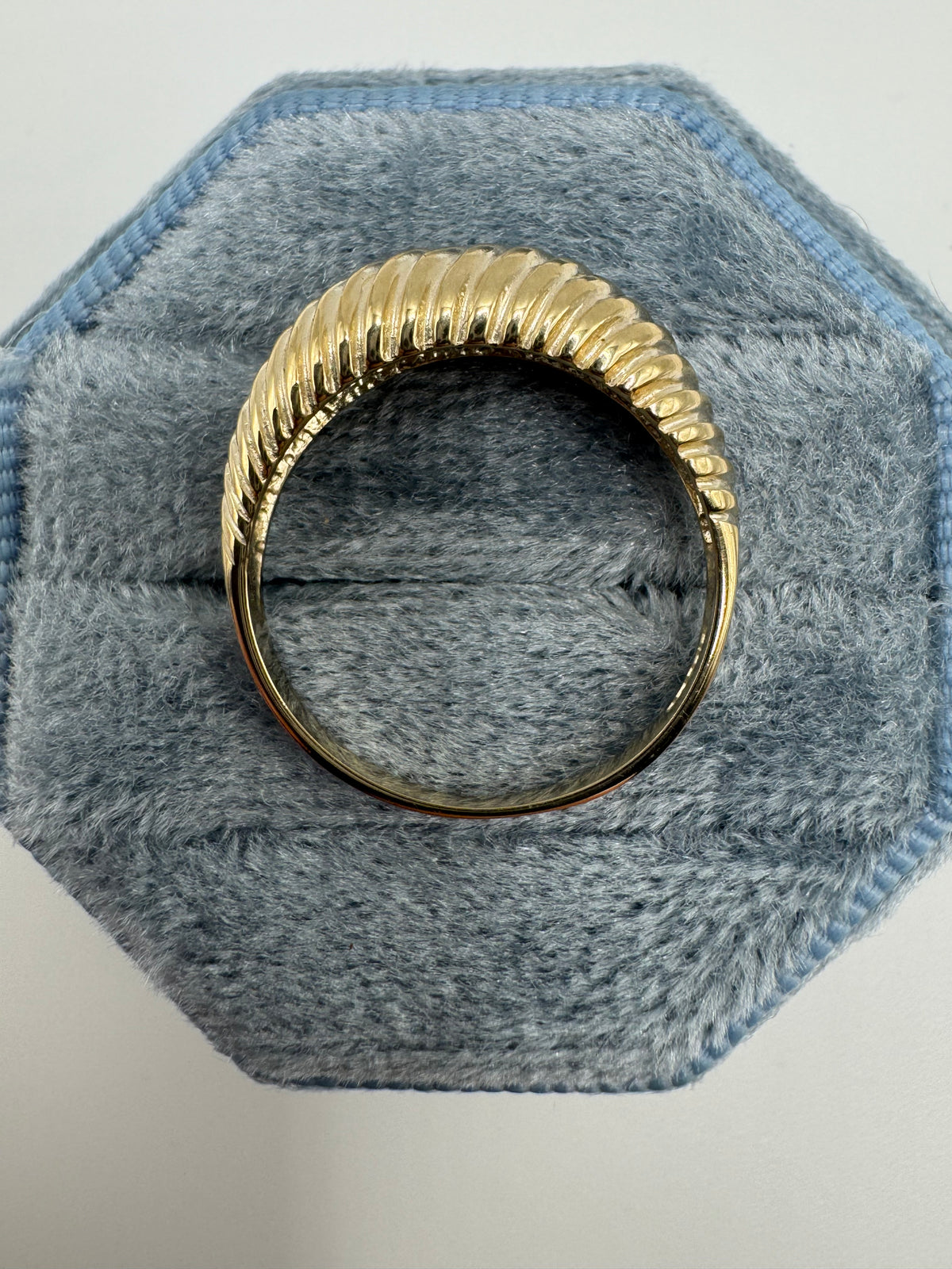 9ct gold croissant ring