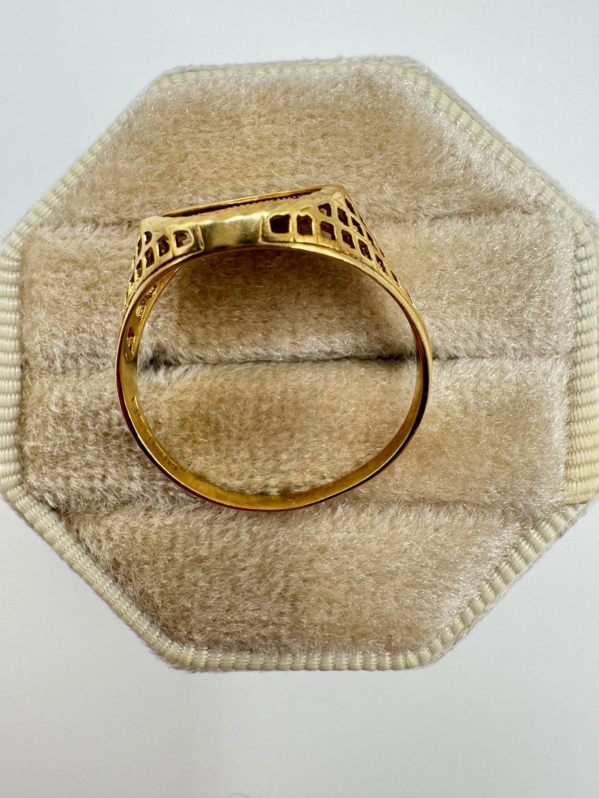 9ct gold St George medallion ring