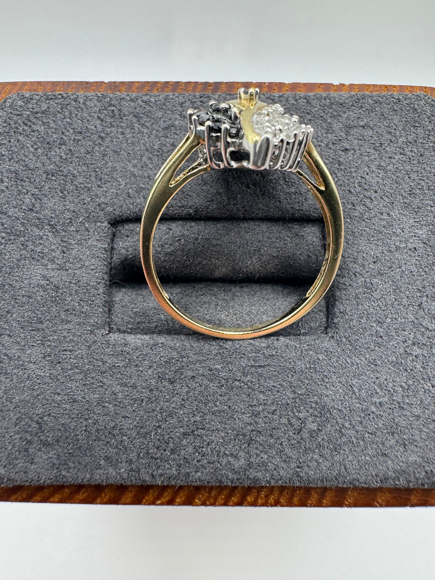 9ct gold diamond cluster ring