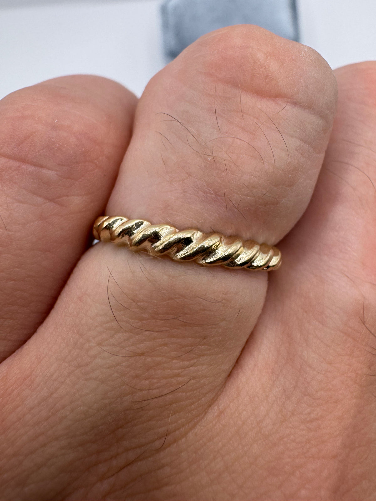 9ct gold croissant ring