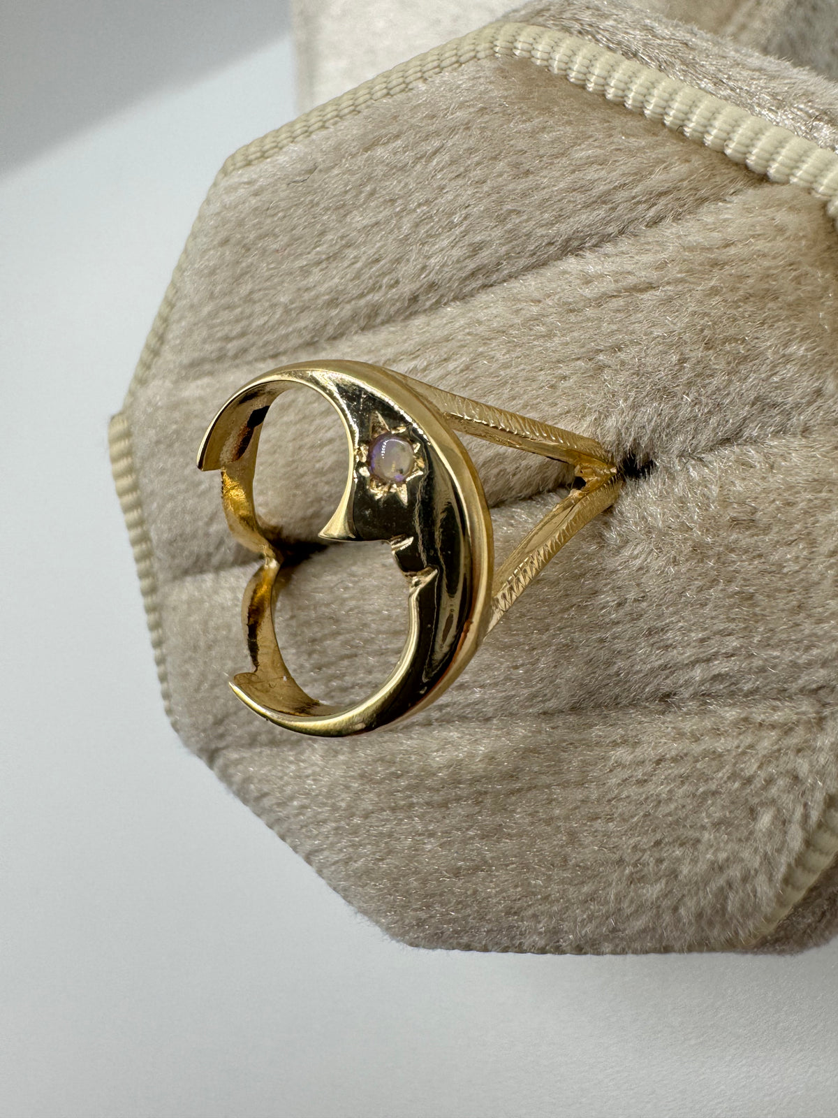 9ct gold moonstone moon ring