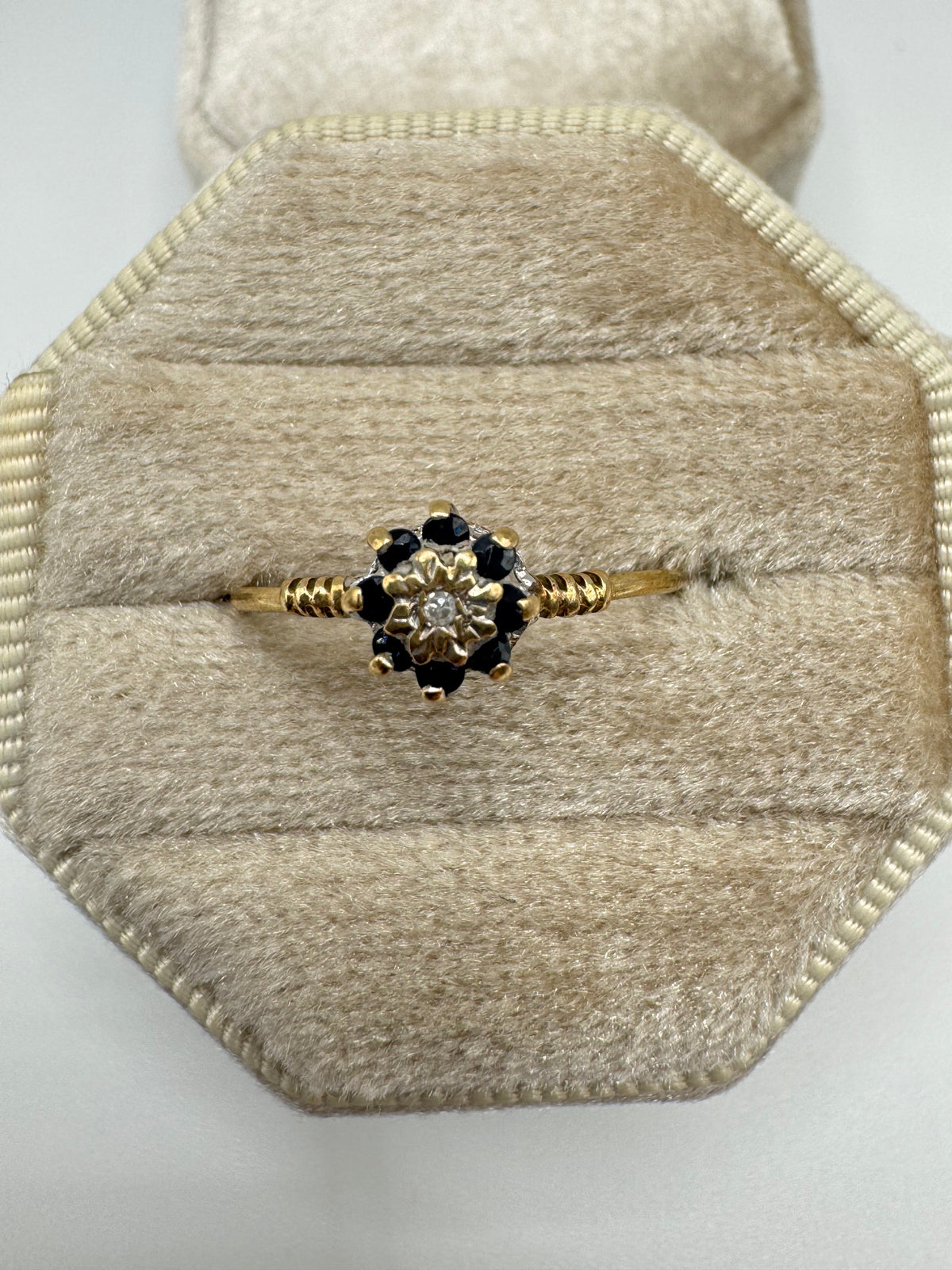 9ct gold sapphire and diamond cluster ring