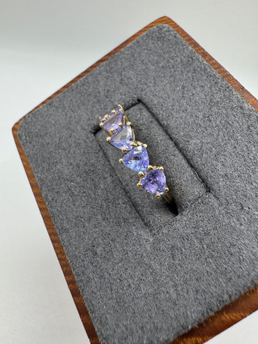 9ct gold tanzanite ring
