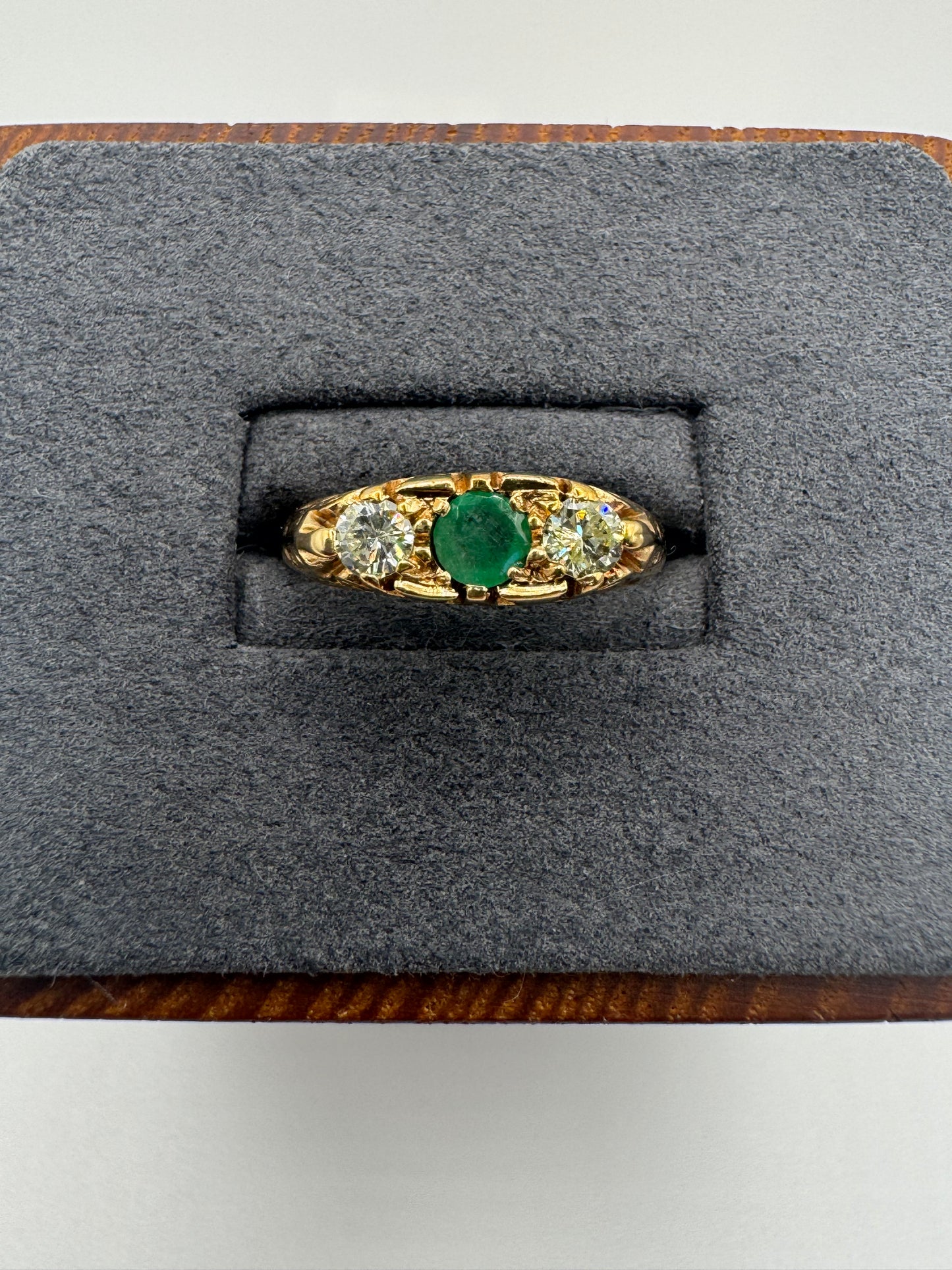 9ct gold emerald and diamond ring