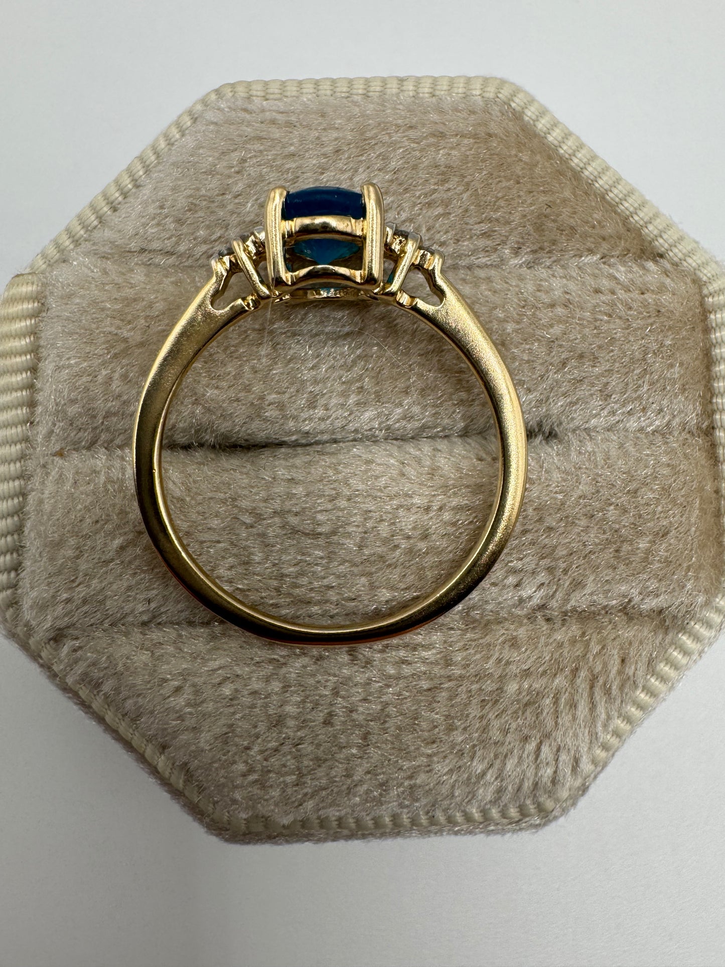9ct gold blue apatite and diamond ring