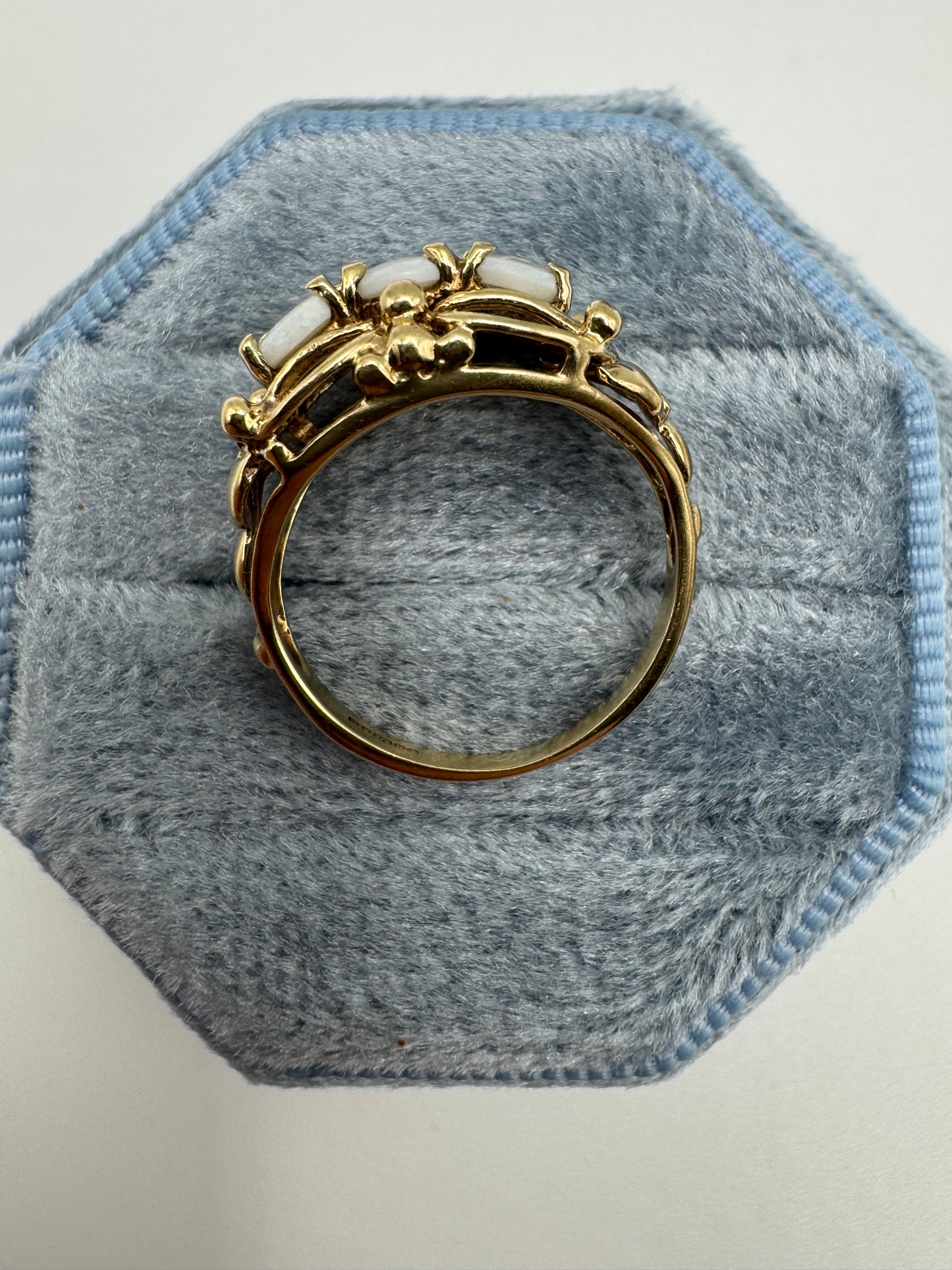 9ct gold opal ring