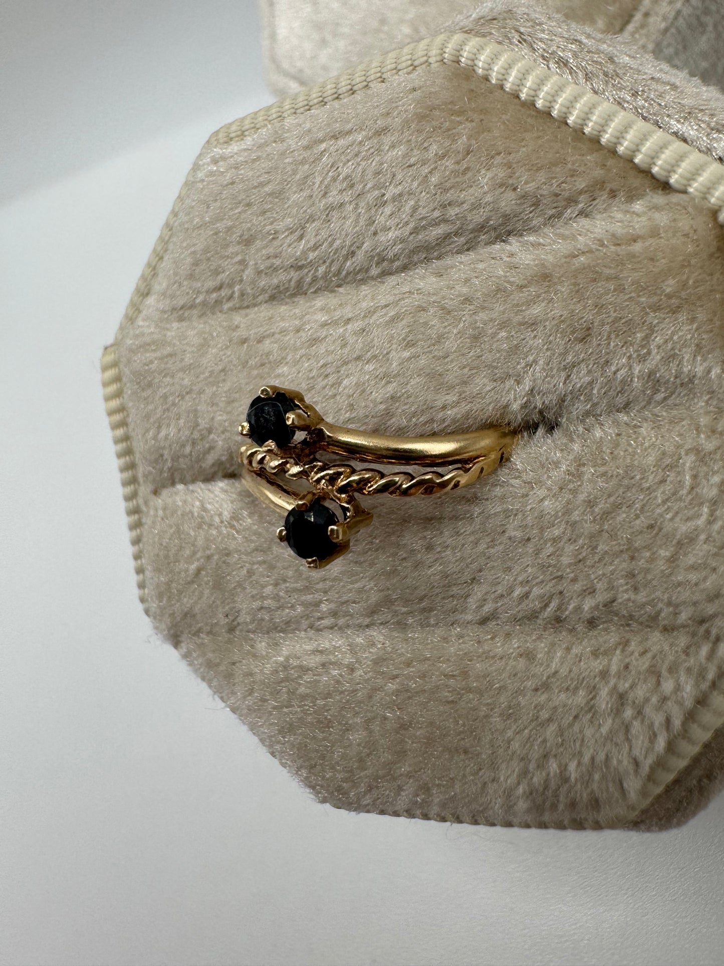9ct gold sapphire ring