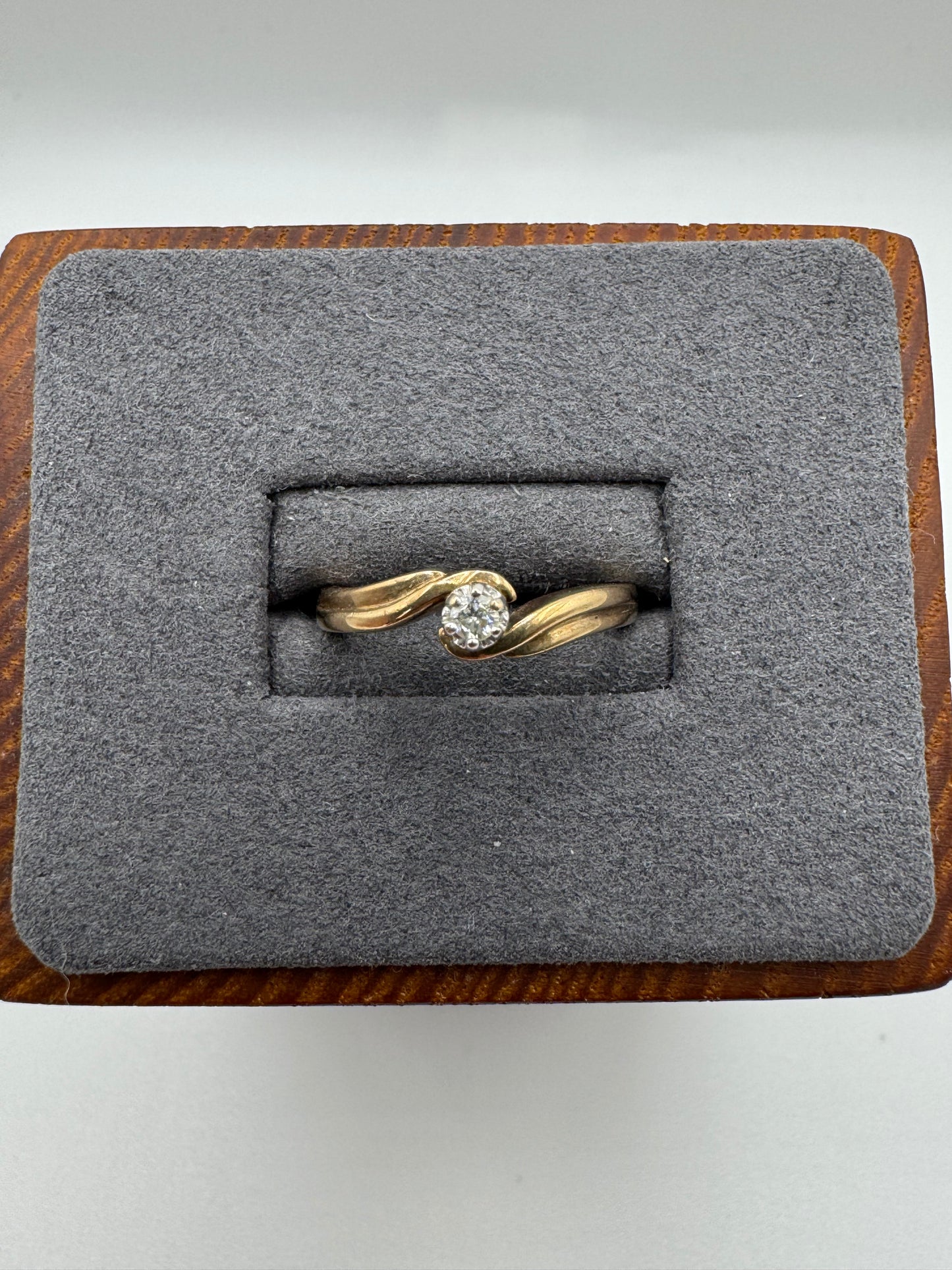 9ct gold diamond twist ring
