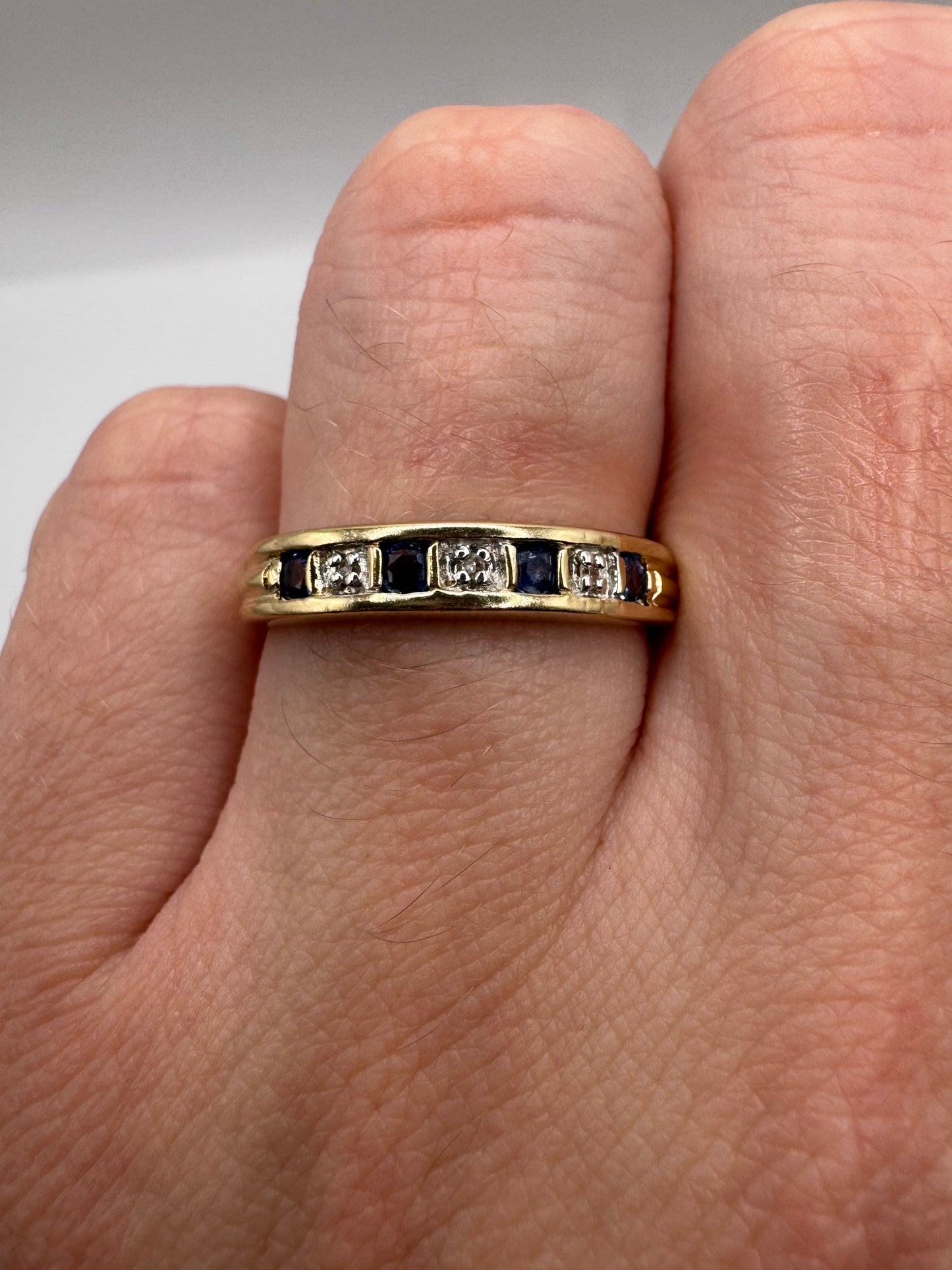 9ct gold sapphire and diamond ring