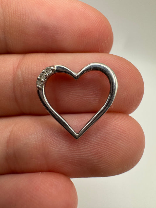 9ct white gold diamond pendant