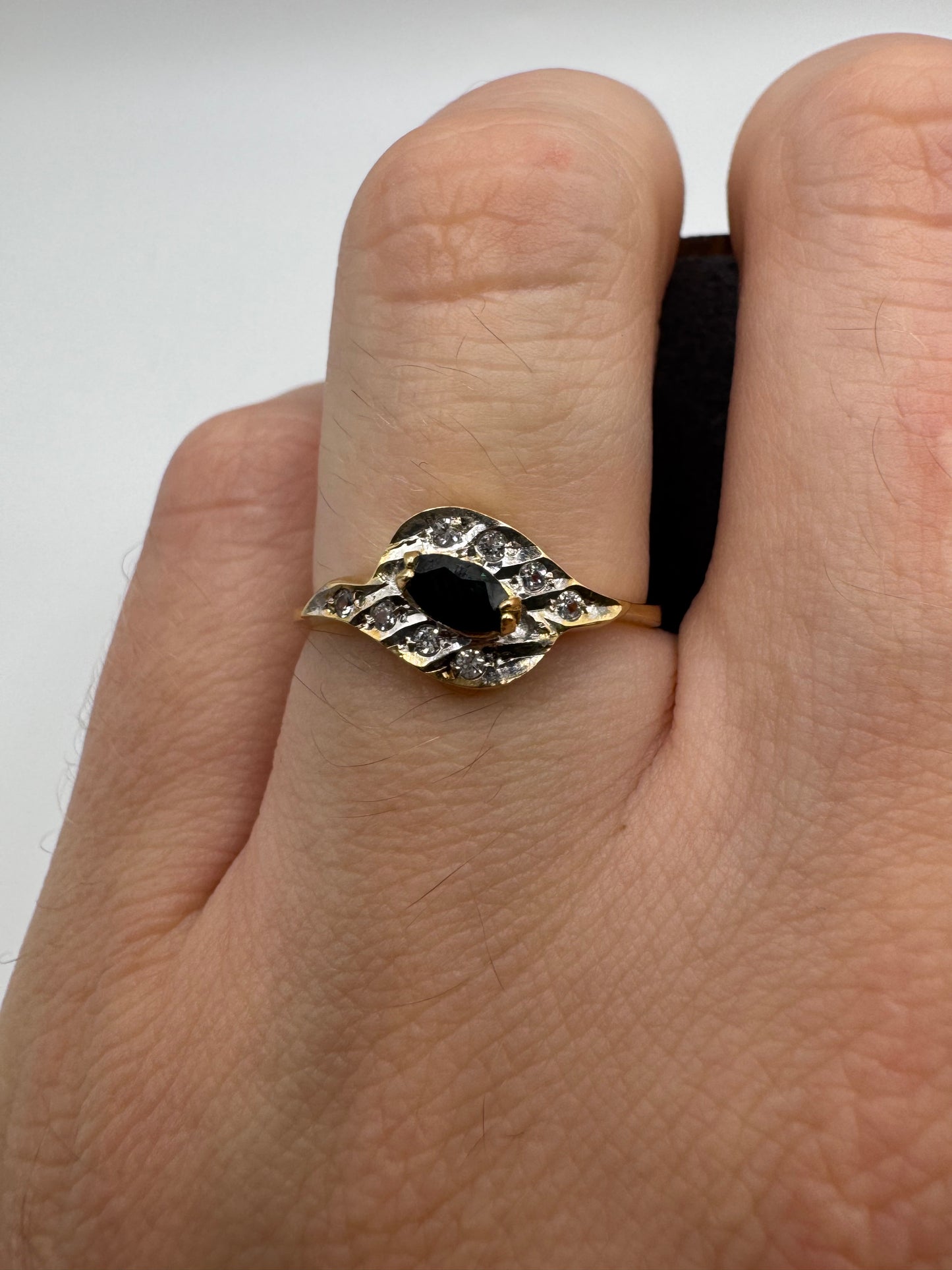 9ct gold sapphire and diamond ring