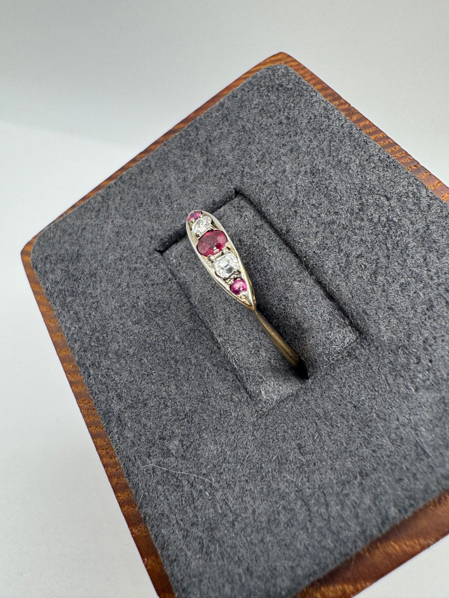 18ct gold ruby and diamond ring