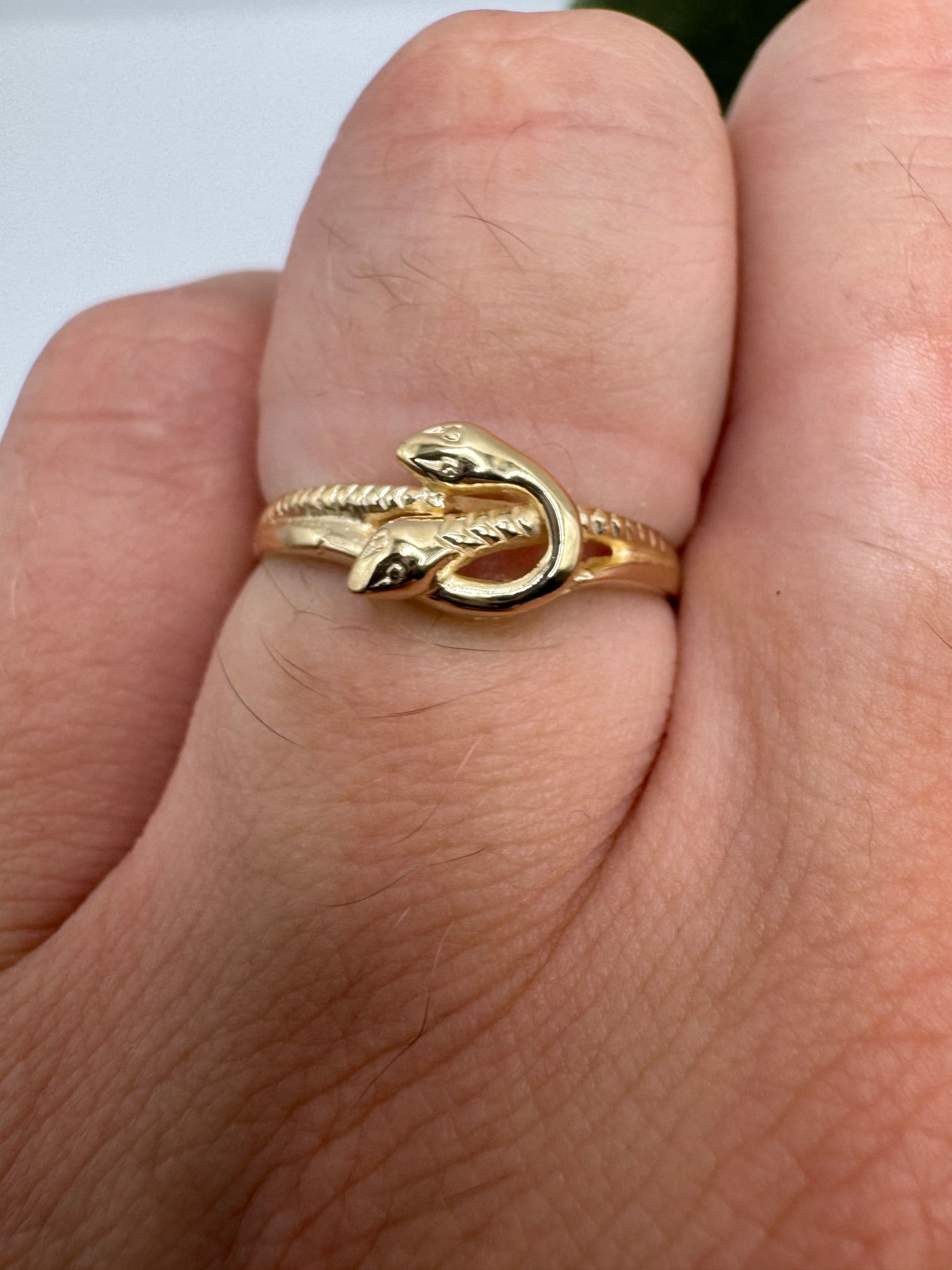 9ct gold snake ring