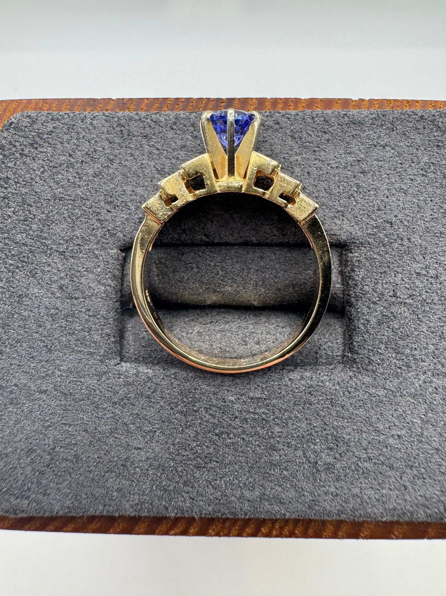 14ct gold tanzanite and diamond ring