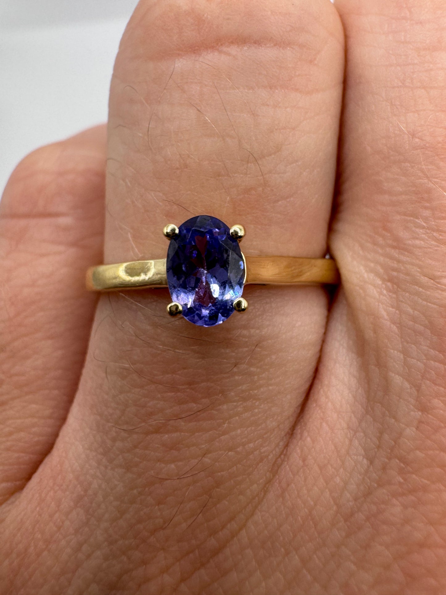 9ct gold tanzanite ring