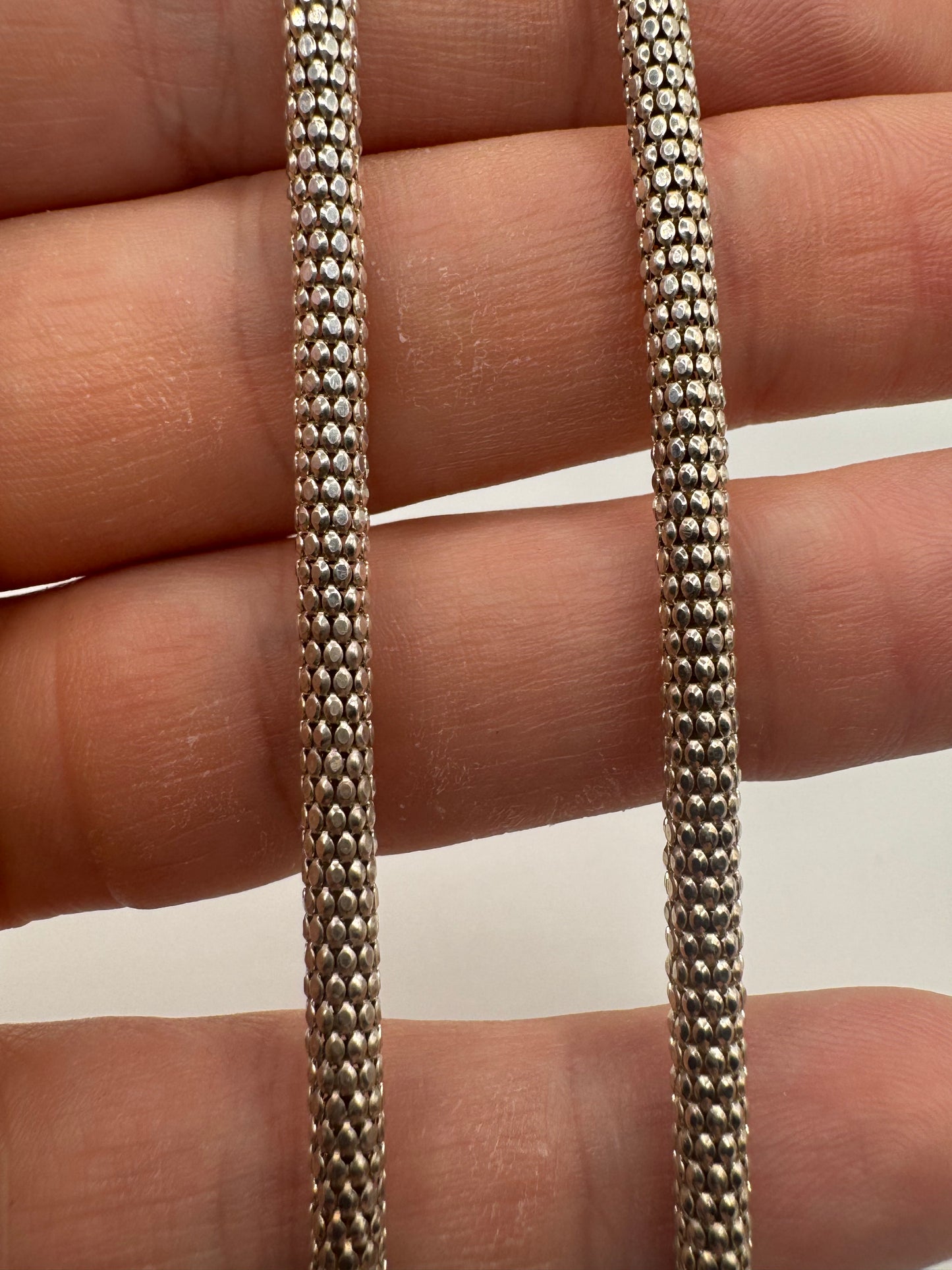 Silver chain with magnetic clasp