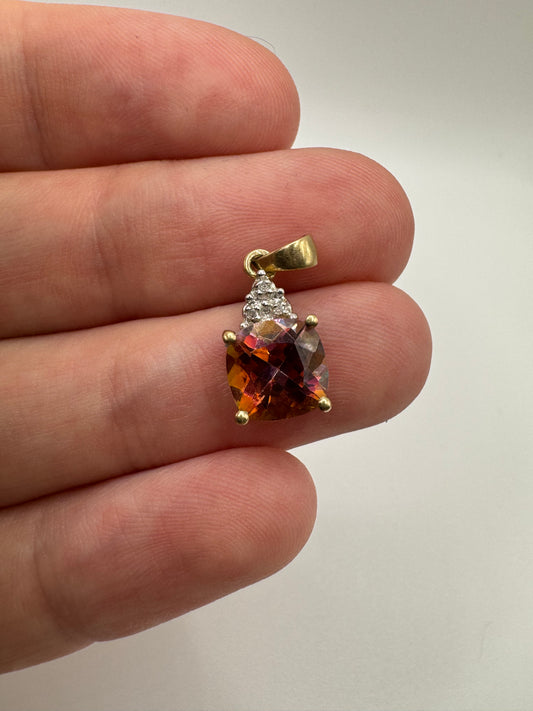 9ct gold topaz and diamond pendant