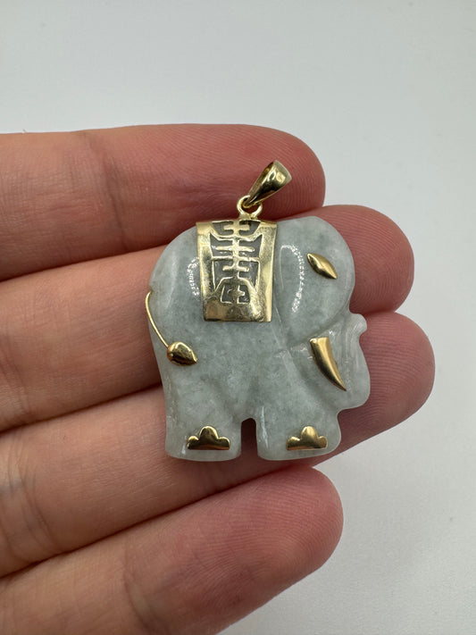 14ct gold jade elephant pendant