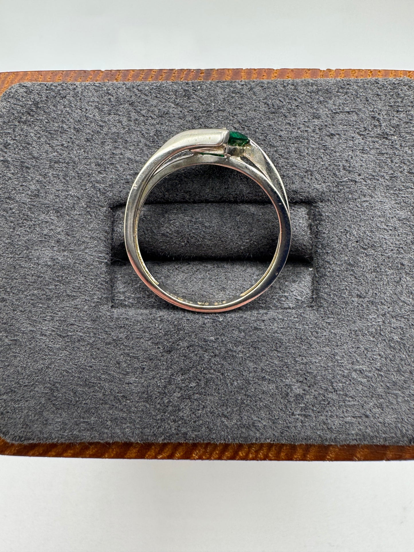 9ct white gold quartz and diamond ring