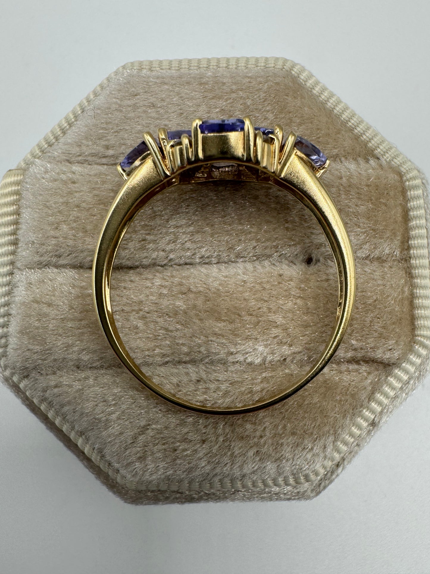 9ct gold tanzanite and diamond ring