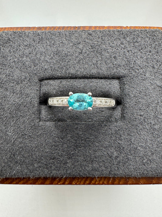 9ct white gold apatite and diamond ring