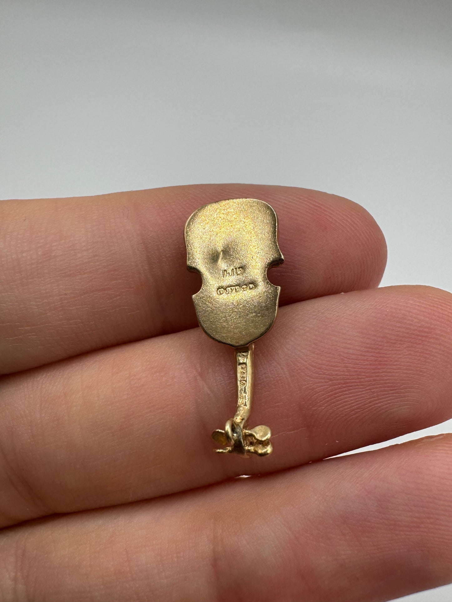 9ct gold instrument charm
