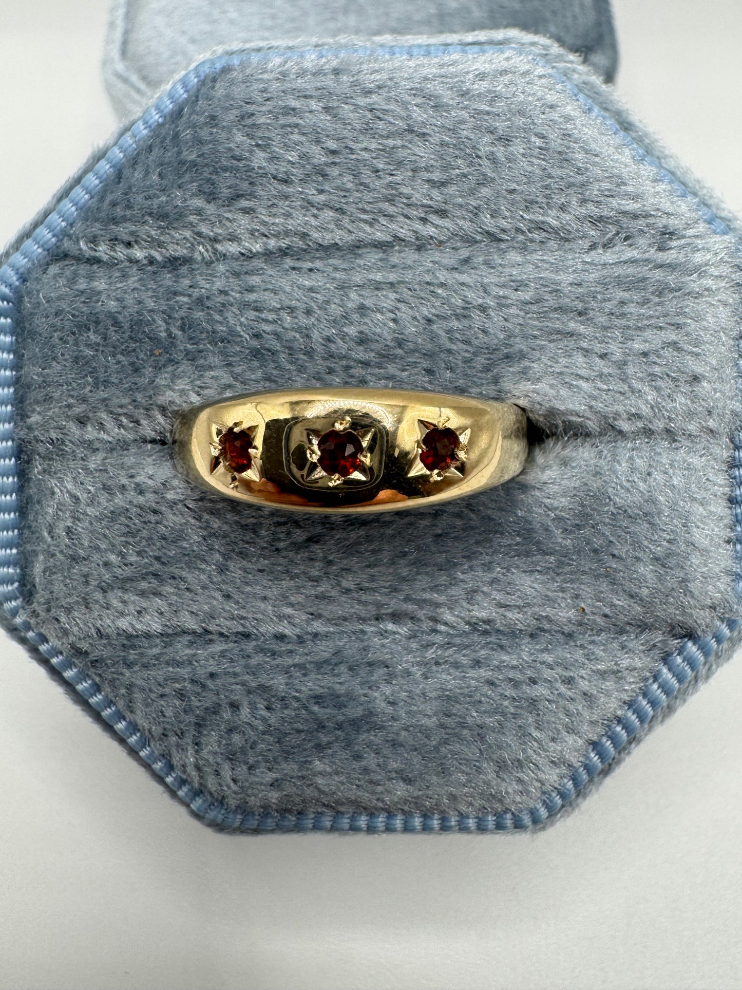9ct gold garnet gypsy ring