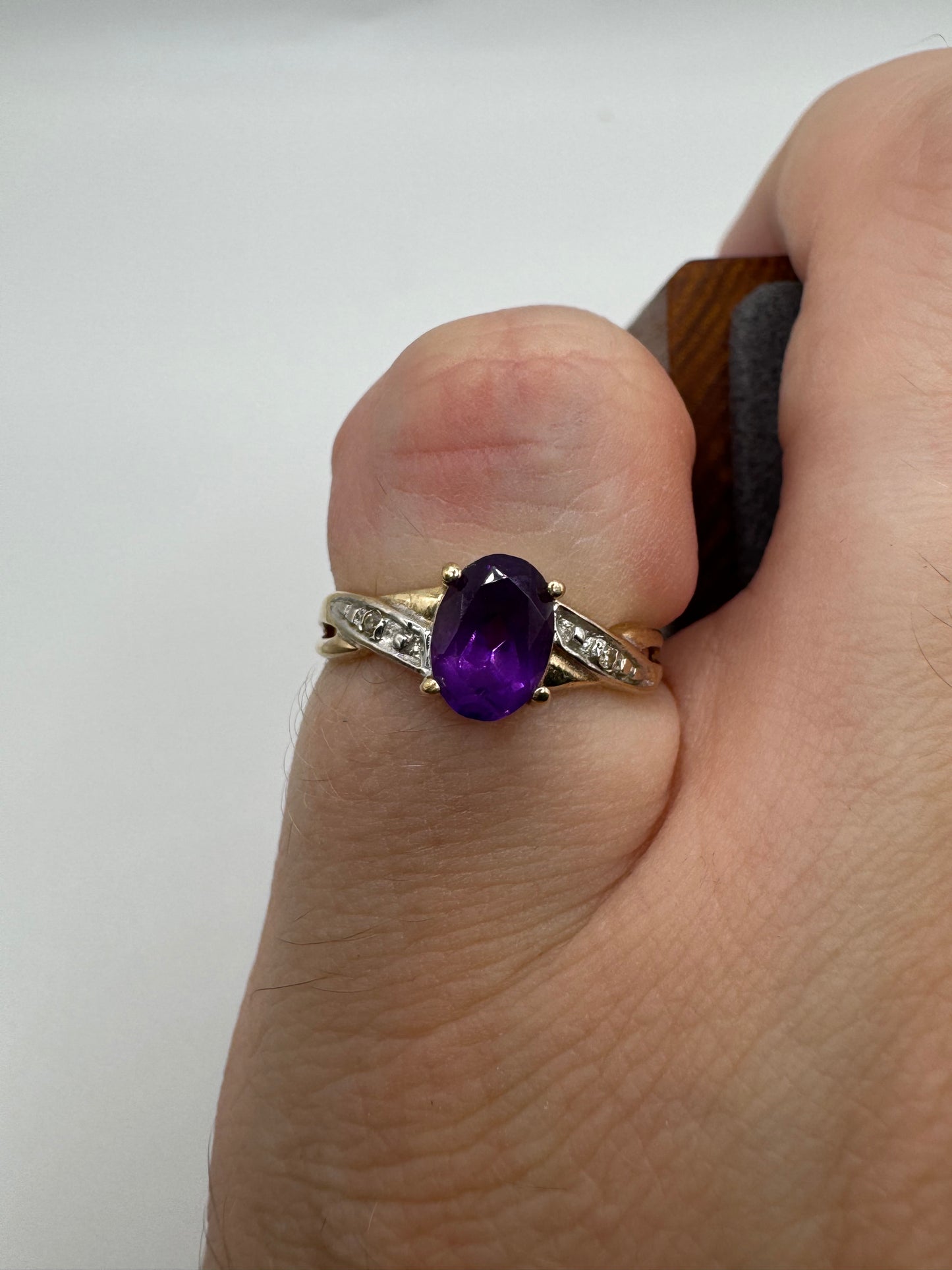 9ct gold amethyst and diamond ring
