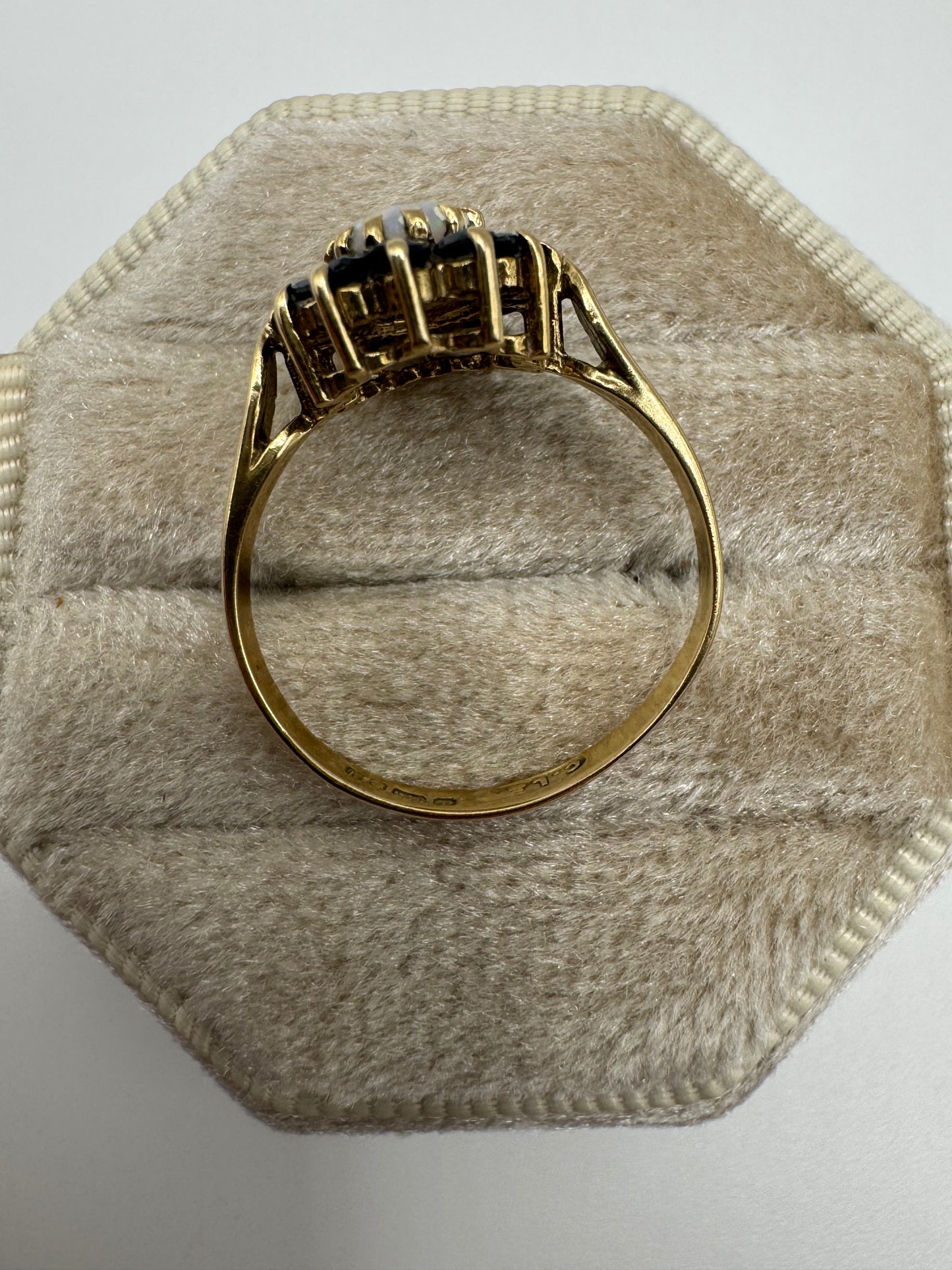 9ct gold opal and sapphire ring