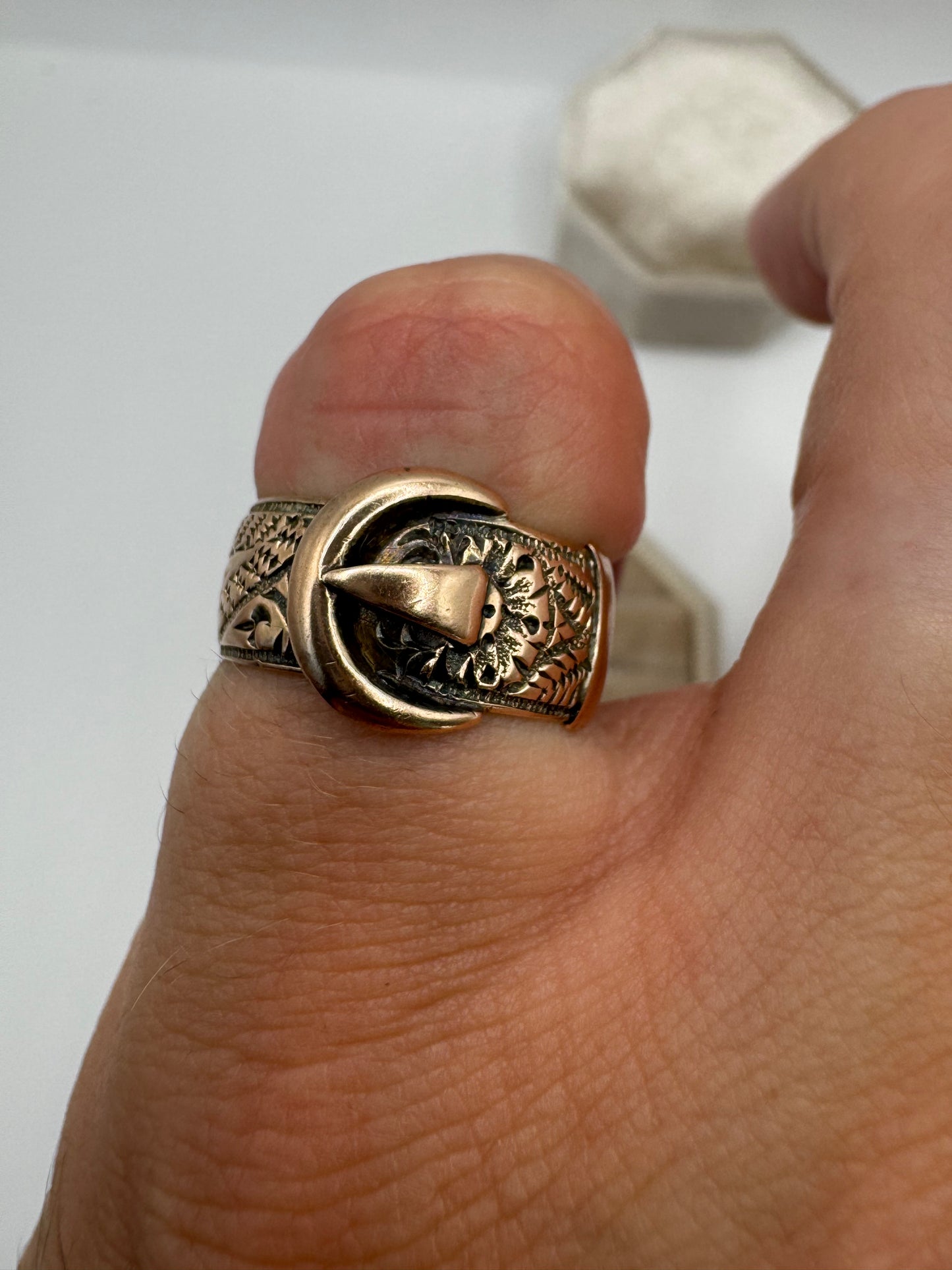 9ct rose gold engraved buckle ring